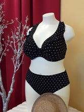 Load image into Gallery viewer, Jewel Cove High-Apex Top AS7230 - Plain Black