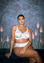 Load image into Gallery viewer, Cate EL4030 UW Bra - White