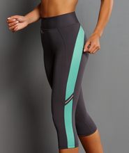Load image into Gallery viewer, Sports Fitness Tights 1685 (3/4 length)
